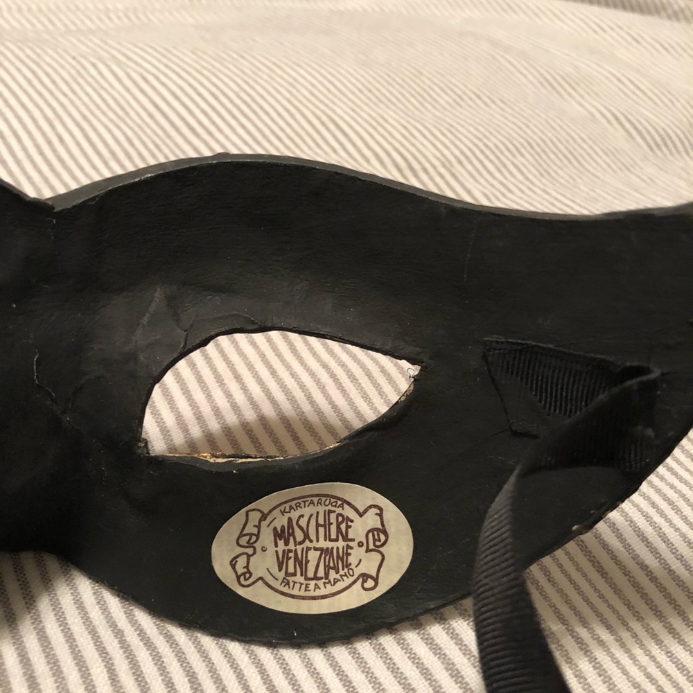 Authentic Hand-Crafted Mask - Picture 4 of 4